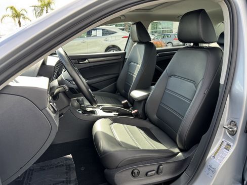 Used 2020 Volkswagen Passat 2.0T R-Line image 15