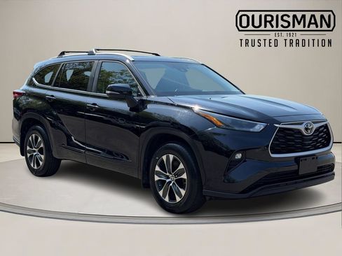 Used 2023 Toyota Highlander XLE AWD/4WD image 1