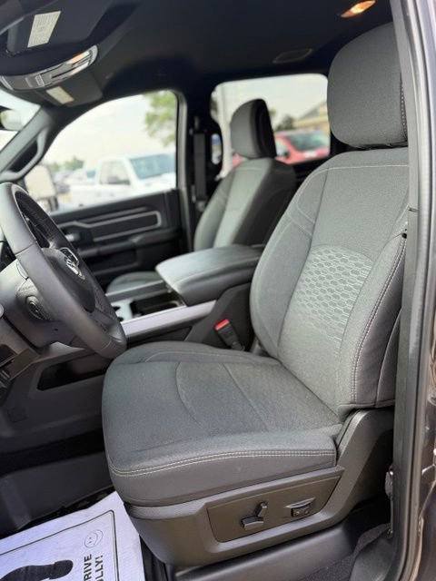 Used 2025 RAM 2500 Big Horn AWD/4WD image 11