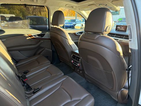 Used 2019 Audi Q7 3.0T Prestige w/ Prestige Package image 16