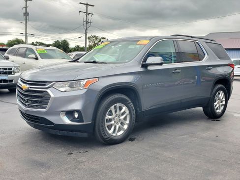 Used 2019 Chevrolet Traverse LT FWD image 2