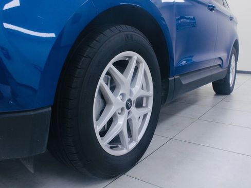 Used 2024 Ford Edge SEL image 3