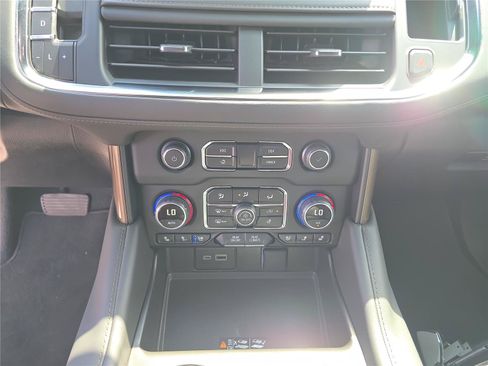 Used 2024 Chevrolet Tahoe High Country w/ Advanced Technology Package AWD/4WD image 28