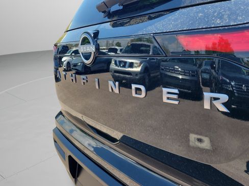 New 2026 Nissan Pathfinder SV image 7