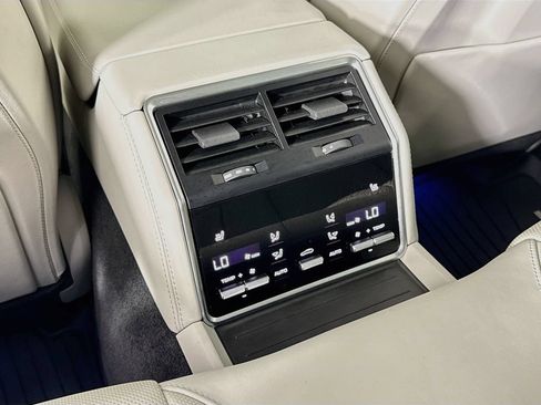 Certified 2023 Porsche Panamera 4 Platinum Edition AWD/4WD image 20