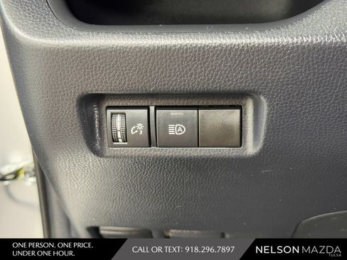Used 2020 Toyota RAV4 XLE FWD image 29