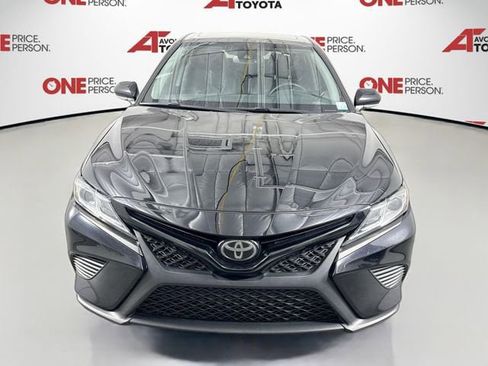 Certified 2018 Toyota Camry SE w/ Audio Package FWD image 3