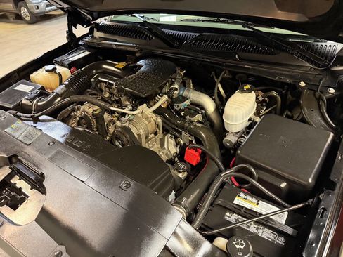 Used 2005 Chevrolet Silverado 2500 LS w/ Heavy-Duty Power Package image 18