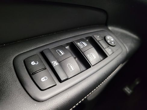 Used 2017 Jeep Grand Cherokee Laredo w/ Quick Order Package 23E AWD/4WD image 27