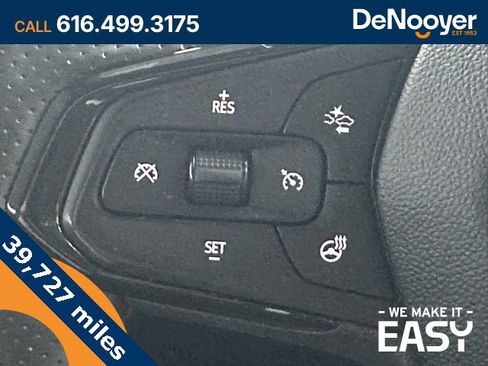 Certified 2024 Chevrolet Trax RS w/ Sunroof Package image 33