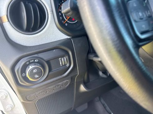 Certified 2025 Jeep Gladiator Sport AWD/4WD image 30