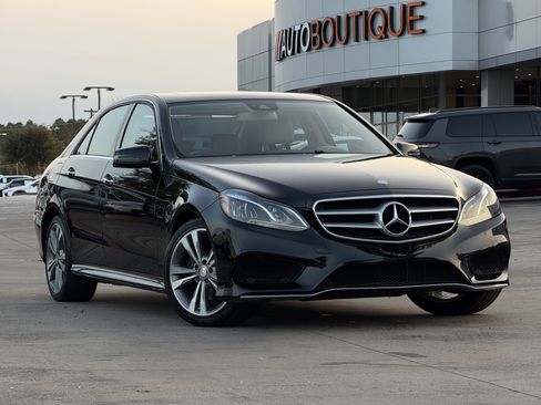 Used 2016 Mercedes-Benz E 350 Sedan w/ Premium Package image 3