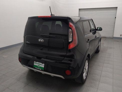 Used 2019 Kia Soul + image 7