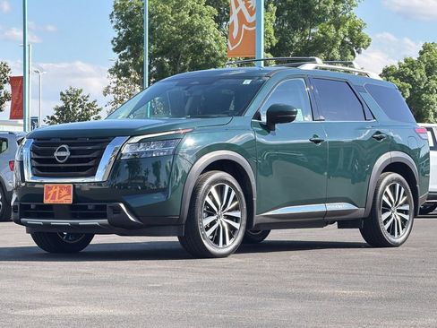 Used 2023 Nissan Pathfinder Platinum FWD image 7