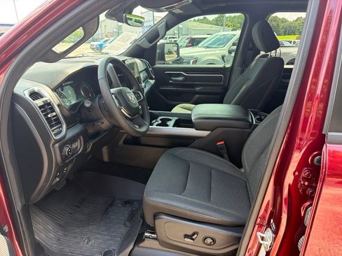 Used 2025 RAM 1500 Big Horn AWD/4WD image 16