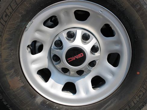 Used 2024 GMC Sierra 3500 Pro w/ Convenience Package image 29