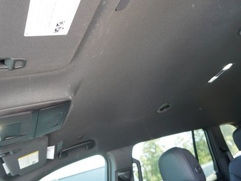 Used 2025 GMC Acadia Elevation w/ Elevation Premium Package FWD image 14