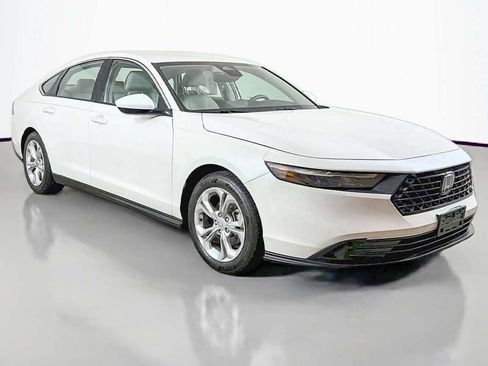 Used 2025 Honda Accord LX image 2