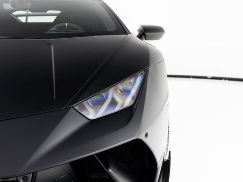 Used 2018 Lamborghini Huracan Performante image 55