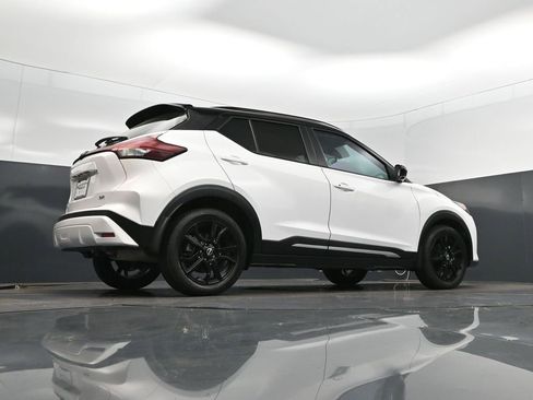 Used 2023 Nissan Kicks SR image 42