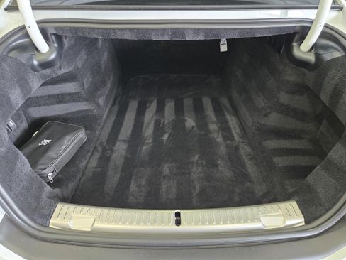 Used 2024 Rolls-Royce Ghost image 28