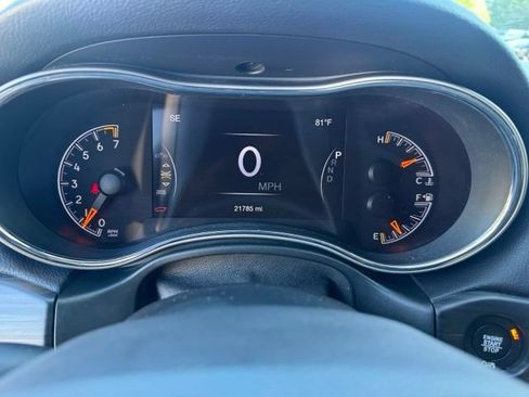 Used 2020 Jeep Grand Cherokee Laredo AWD/4WD image 23