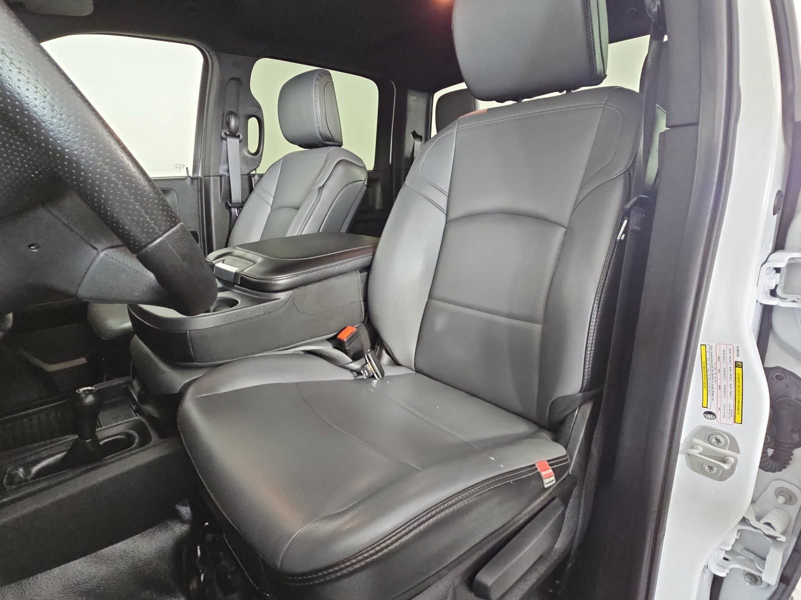 Used 2024 RAM 3500 Tradesman w/ Chrome Appearance Group AWD/4WD image 14