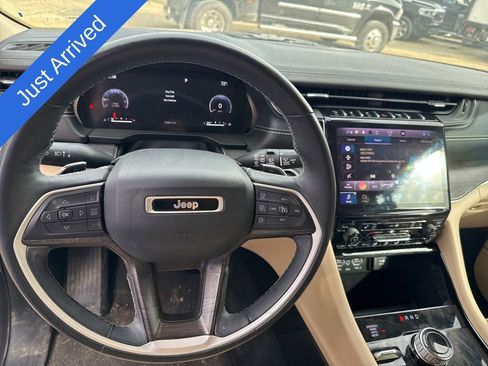 Used 2022 Jeep Grand Cherokee L Limited image 9