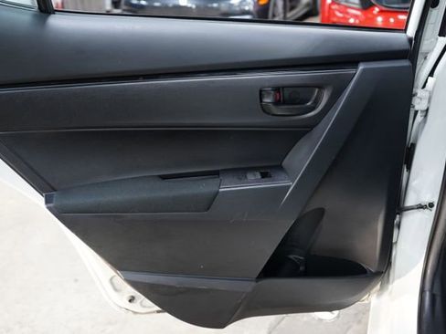 Used 2018 Toyota Corolla L FWD image 18