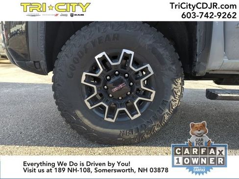 Used 2025 GMC Sierra 2500 AT4X image 31