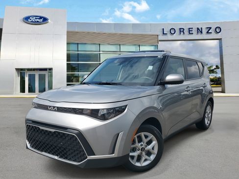 Used 2025 Kia Soul LX w/ LX Technology Package image 1