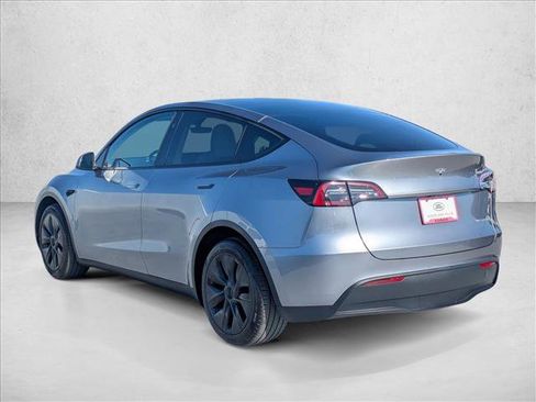 Used 2024 Tesla Model Y Long Range AWD/4WD image 8