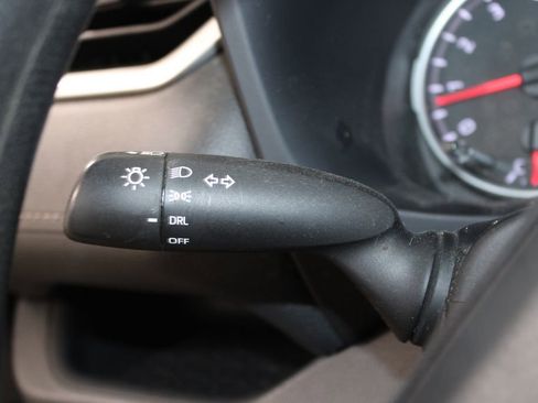 Used 2022 Toyota RAV4 LE FWD image 21