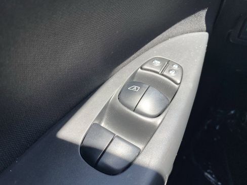 Used 2017 Nissan Sentra S FWD image 7