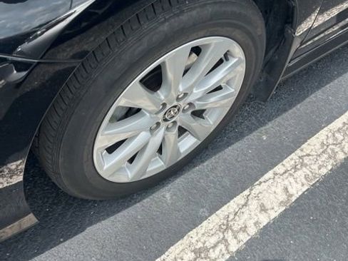 Used 2020 Toyota Camry LE FWD image 28