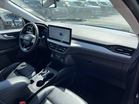 Used 2024 Ford Escape Platinum AWD/4WD image 18