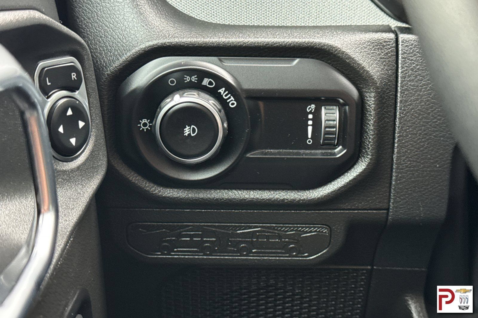 Used 2025 Jeep Wrangler Unlimited Sport AWD/4WD image 32