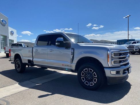 Used 2023 Ford F350 Platinum AWD/4WD image 22