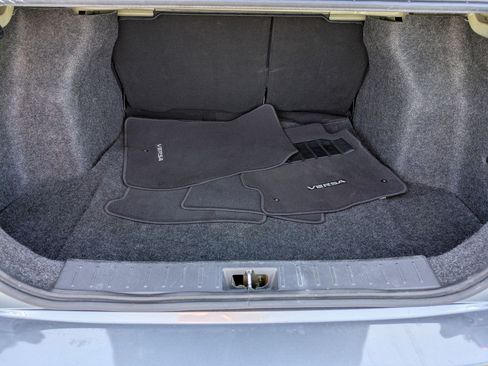 Used 2021 Nissan Versa S FWD image 28
