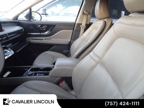 Used 2023 Lincoln Corsair FWD w/ Equipment Group 101A image 6