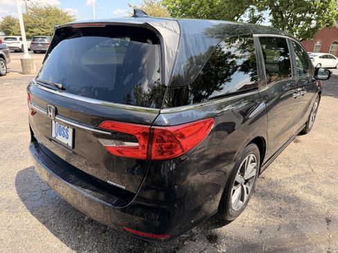 Used 2021 Honda Odyssey Touring image 3