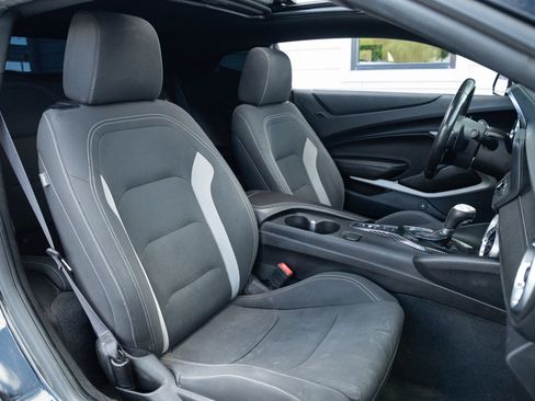 Used 2023 Chevrolet Camaro LT RWD image 21