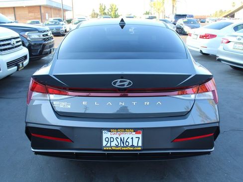 Used 2024 Hyundai Elantra SEL FWD image 6