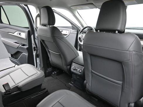 New 2026 Ford Explorer Active w/ Active Comfort Package image 12