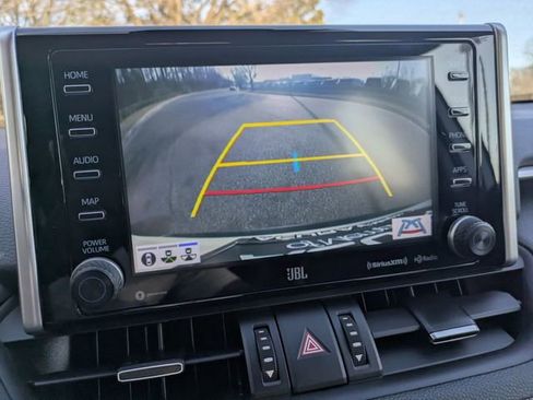 Used 2021 Toyota RAV4 Limited image 17