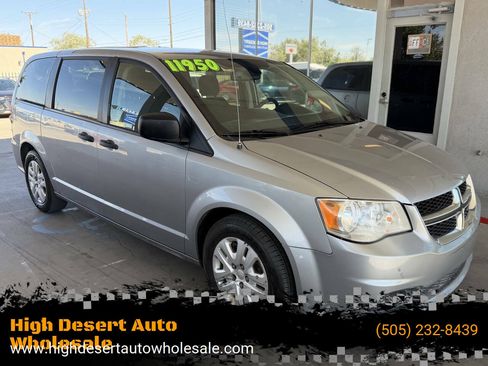 Used 2019 Dodge Grand Caravan SE FWD image 1