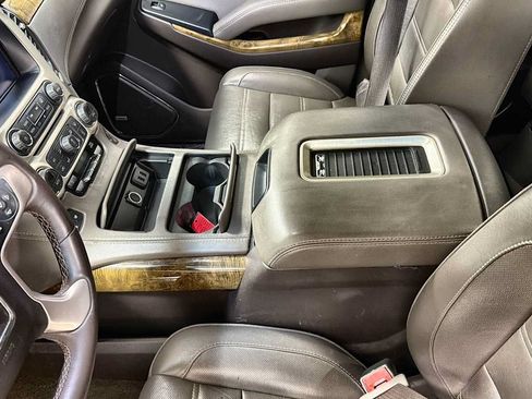 Used 2017 GMC Yukon Denali AWD/4WD image 23