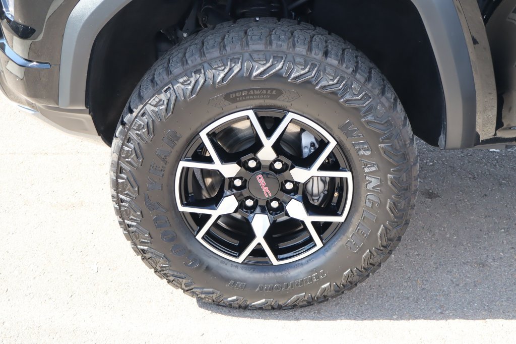 Used 2026 GMC Canyon AT4X AWD/4WD image 14