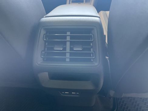 New 2026 Volkswagen Tiguan SE R-Line image 39