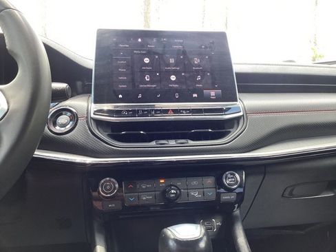 Used 2023 Jeep Compass Trailhawk image 20